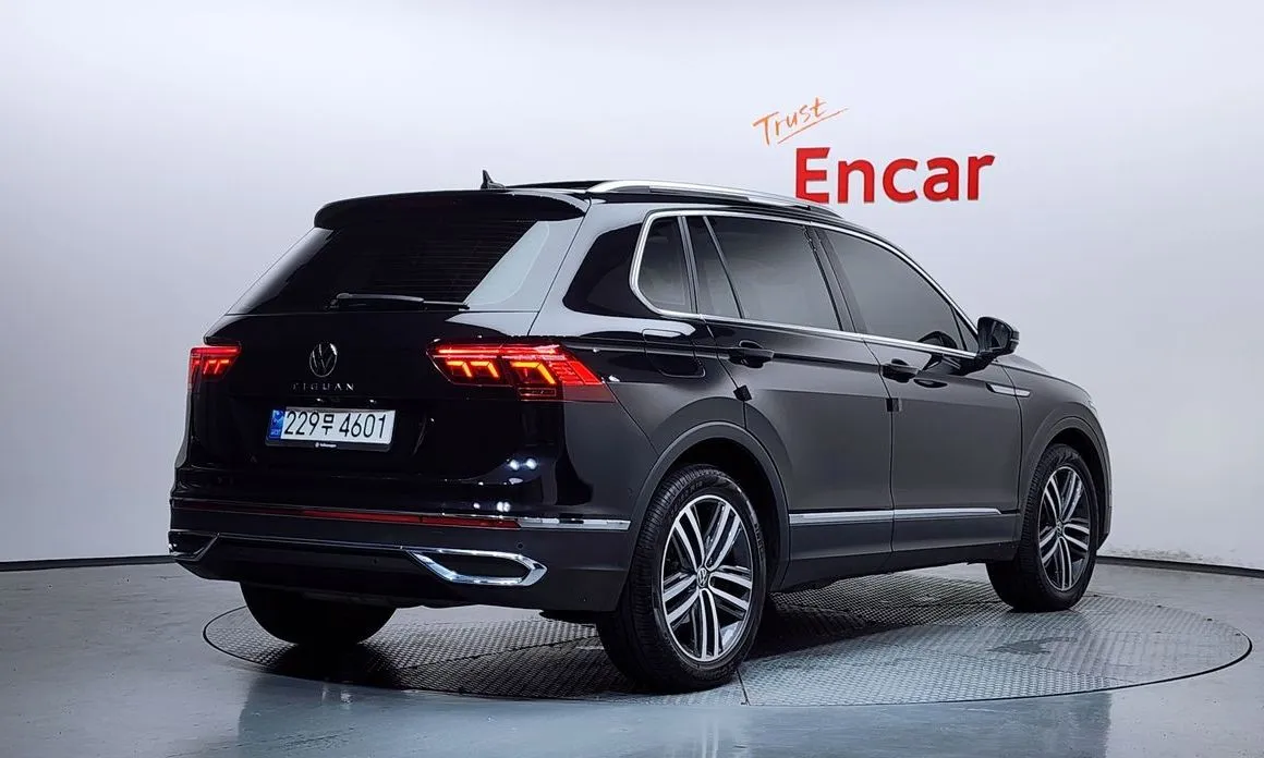 Volkswagen Tiguan — фото 10