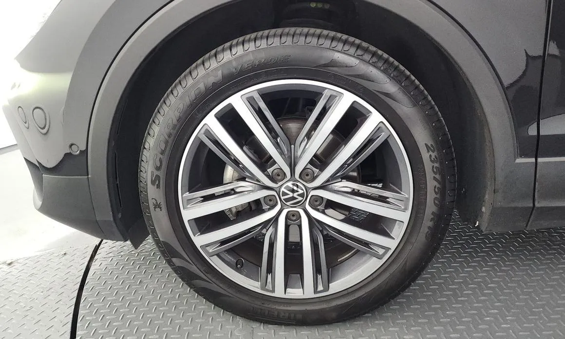 Volkswagen Tiguan — фото 7