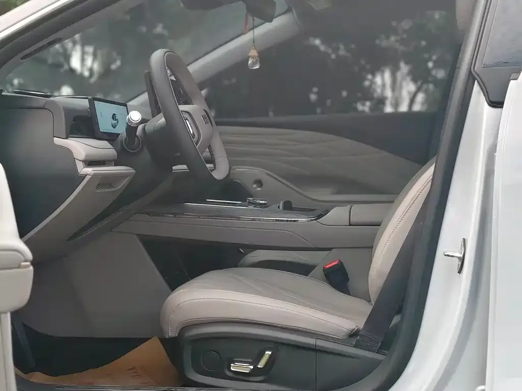 Geely Galaxy Xingyao 8 2025 из CN, фото 3