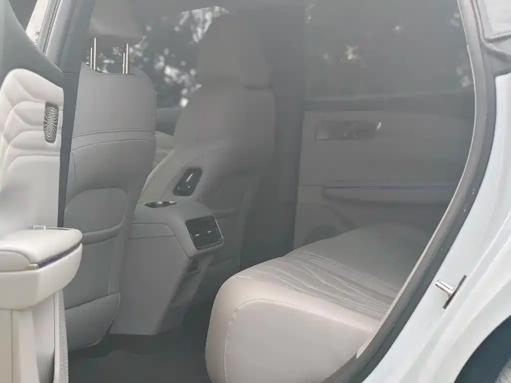 Geely Galaxy Xingyao 8 2025 из CN, фото 4