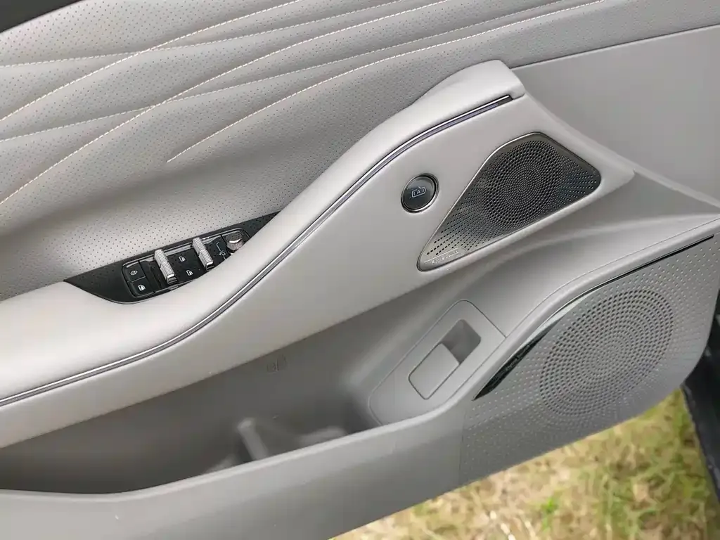 Geely Galaxy Xingyao 8 2025 из CN, фото 7