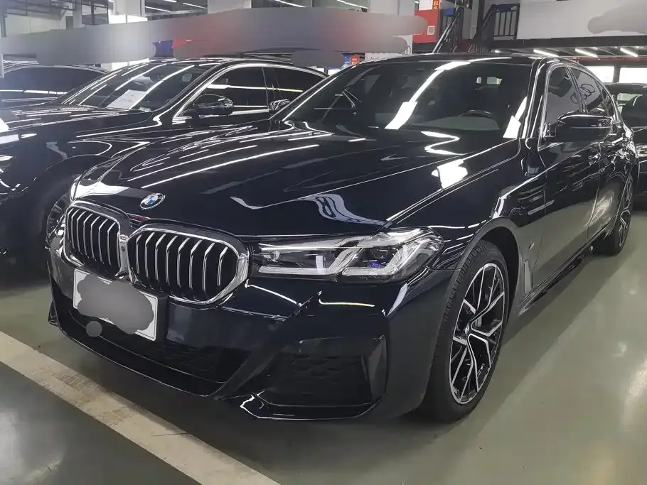 BMW 5 Series — фото 1
