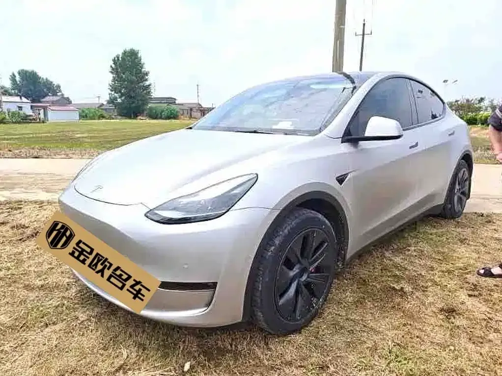Tesla Model Y — фото 1