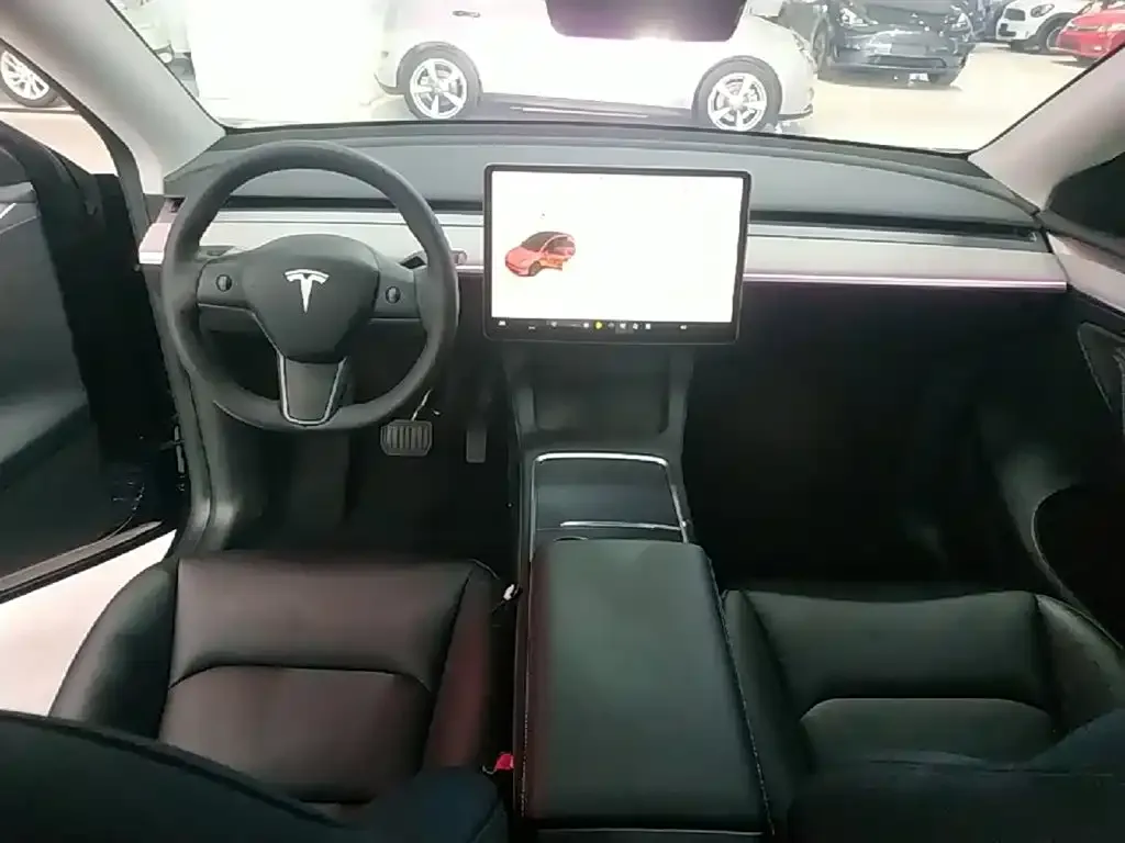 Tesla Model Y — фото 3