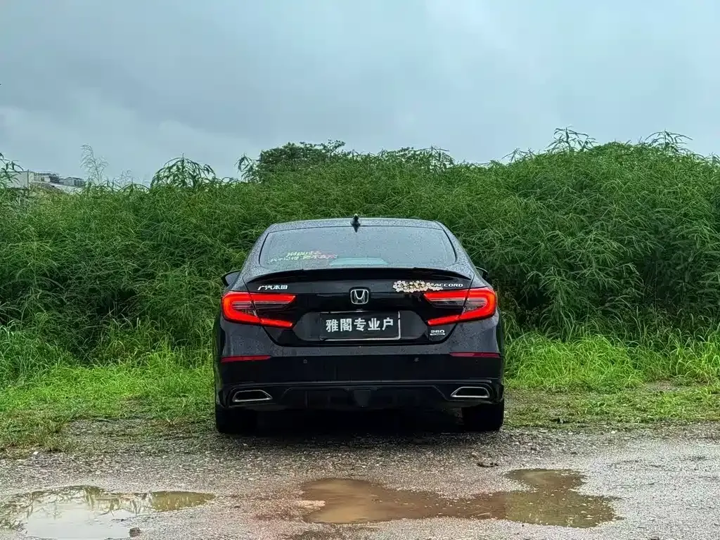 Honda Accord — фото 9