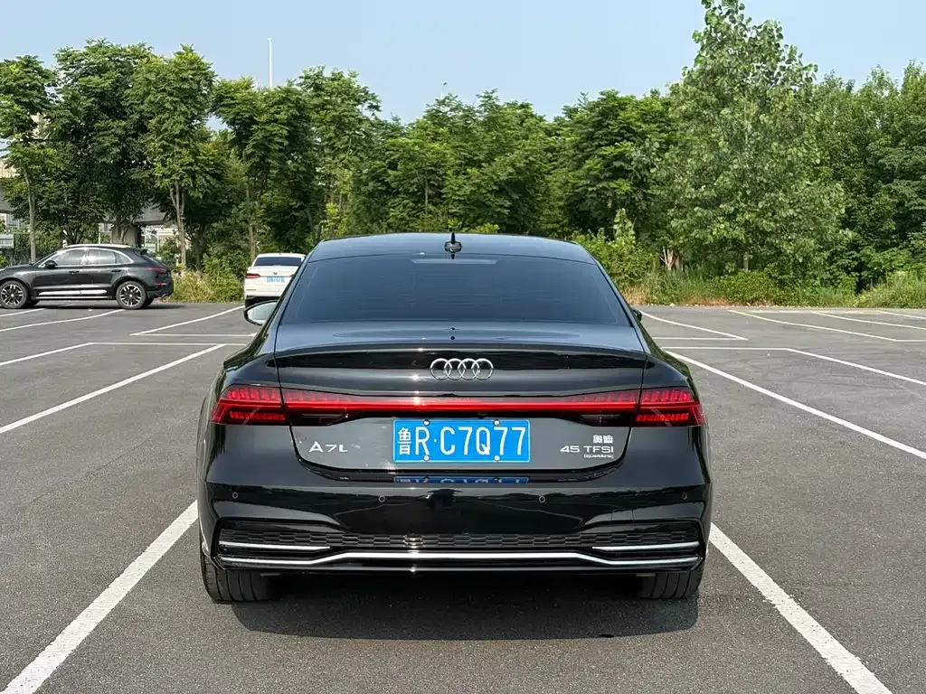 Audi A7L — фото 7