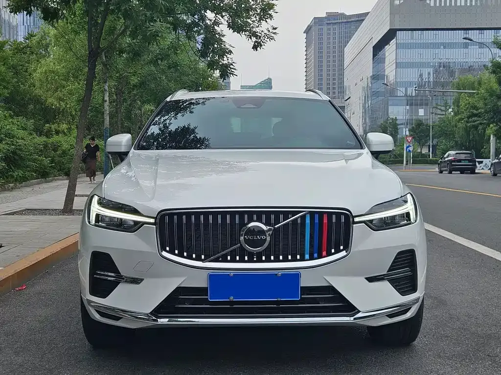 Volvo XC60 — фото 6