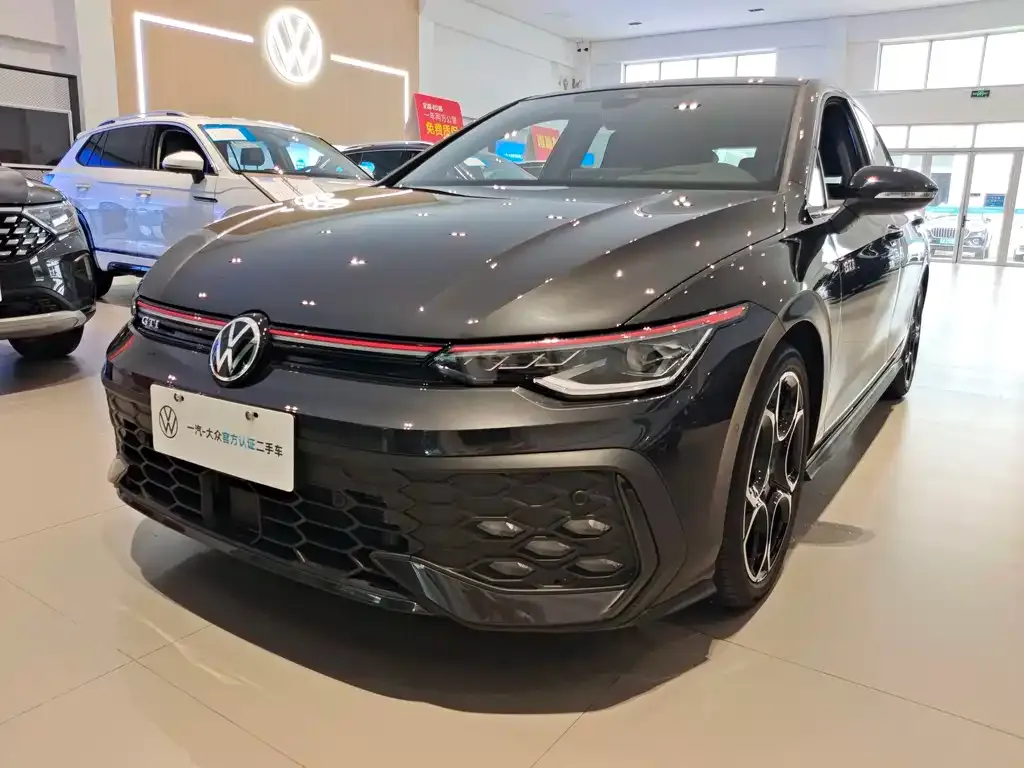 Volkswagen Golf GTI — фото 1
