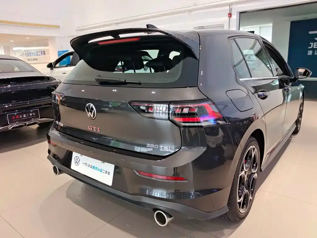 Volkswagen Golf GTI — фото 8