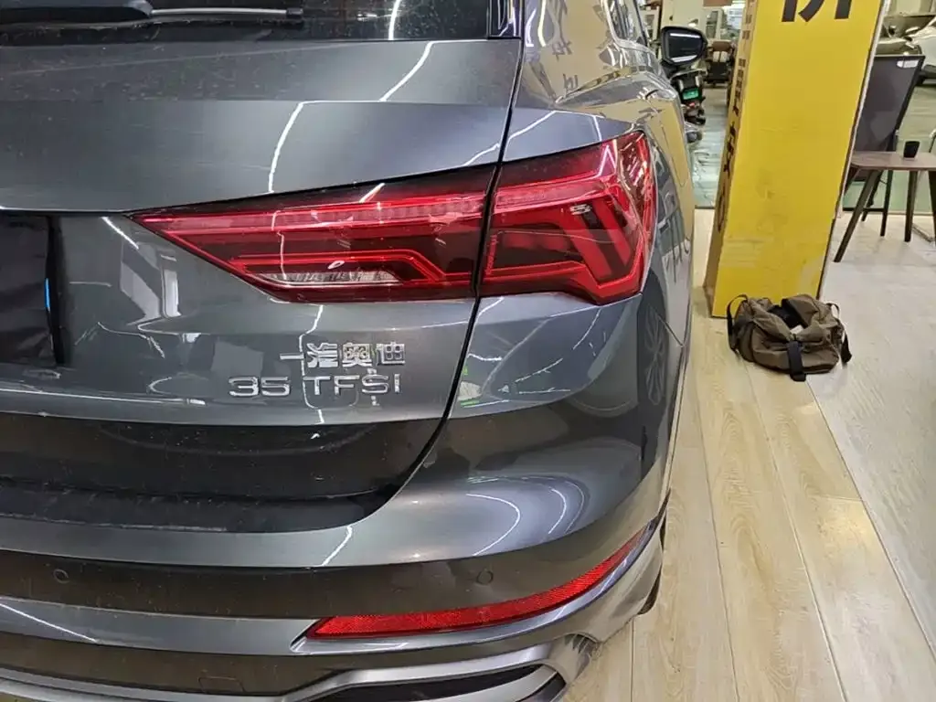 Audi Q3 — фото 10
