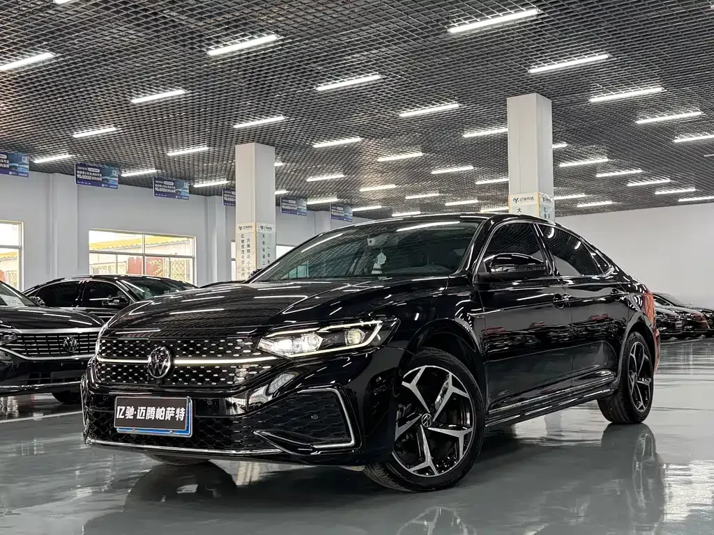 Volkswagen Passat — фото 1