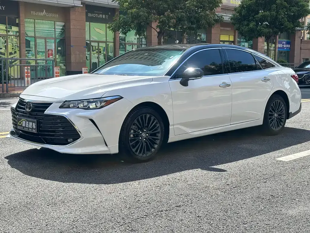 Toyota Avalon — фото 1