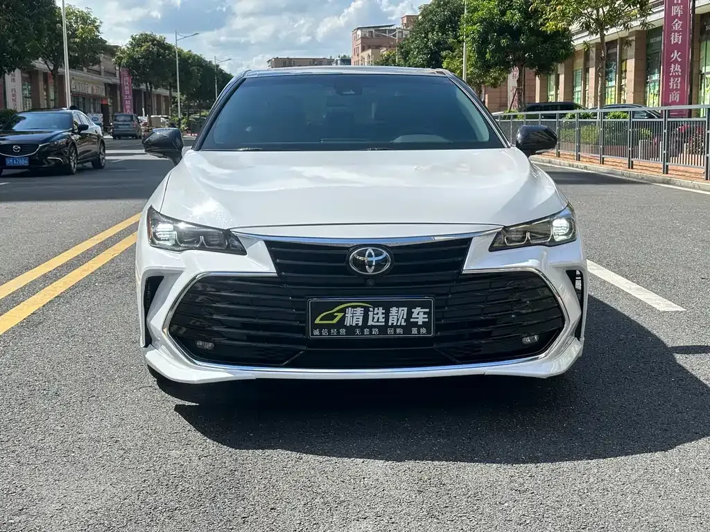 Toyota Avalon — фото 10
