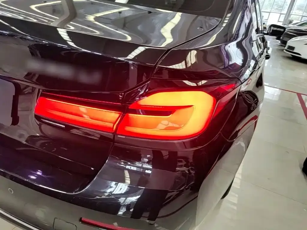 BMW 5 Series — фото 10