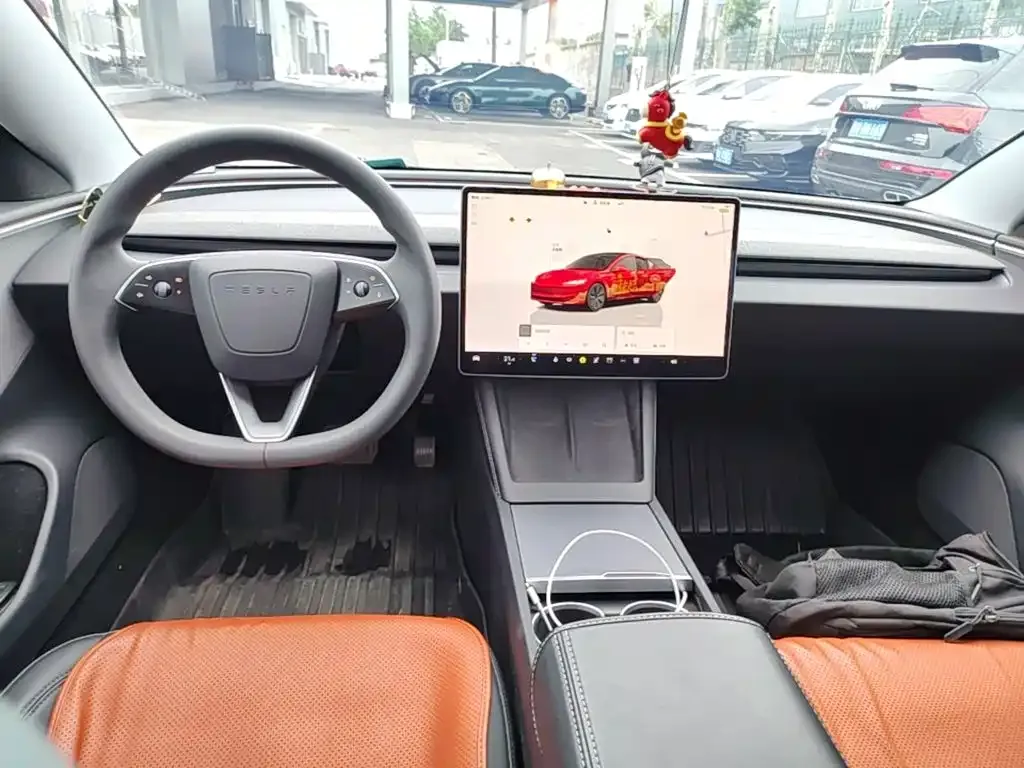 Tesla Model 3 — фото 7