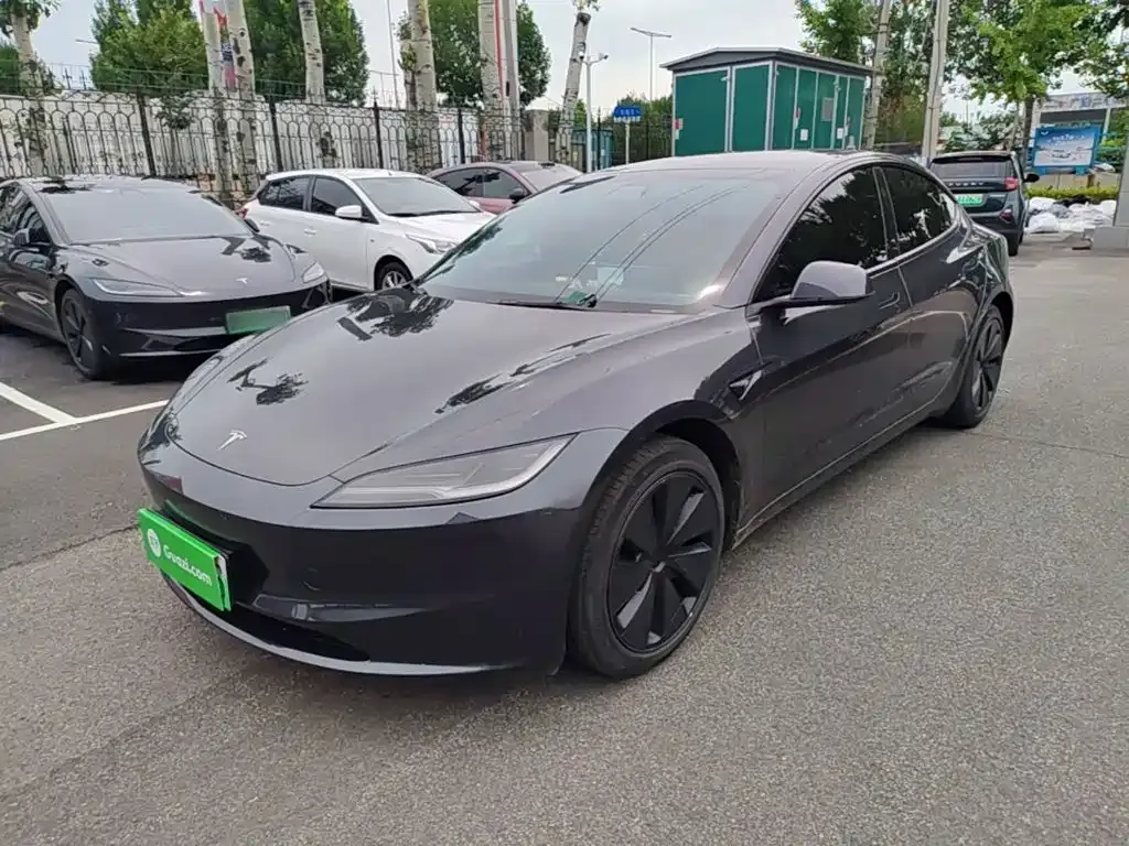 Tesla Model 3 — фото 9