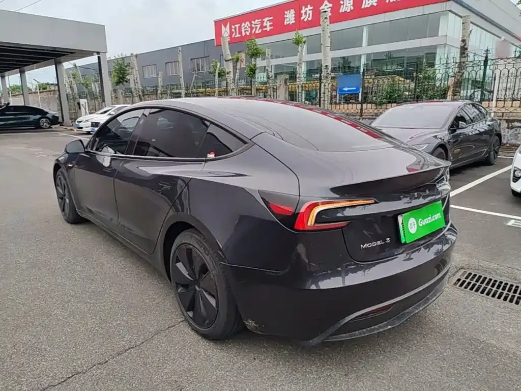Tesla Model 3 — фото 10