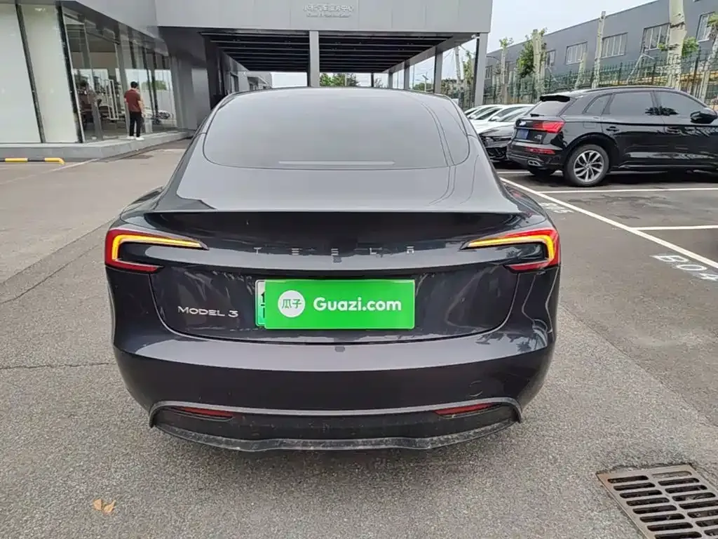 Tesla Model 3 — фото 4