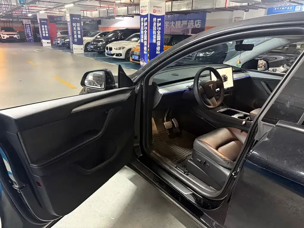 Tesla Model Y — фото 8