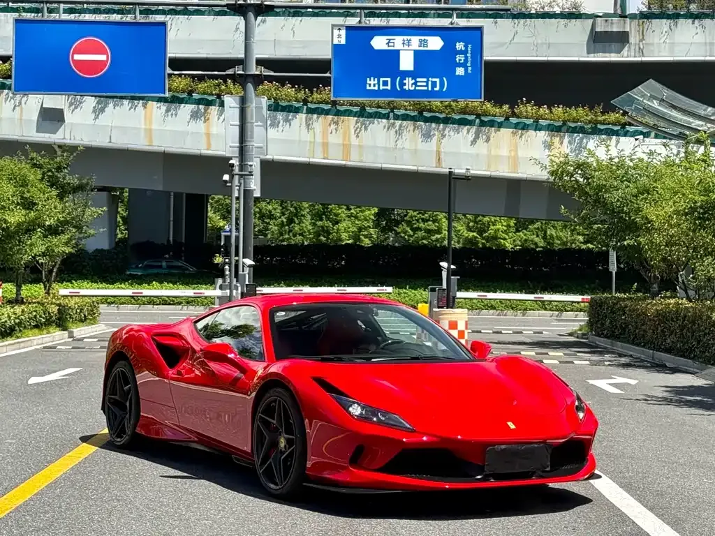 Ferrari F8 — фото 9