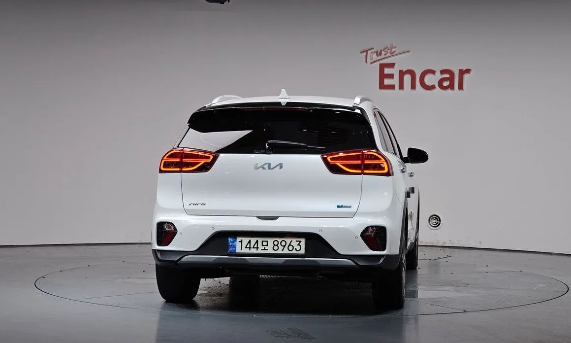 Kia Niro — фото 8