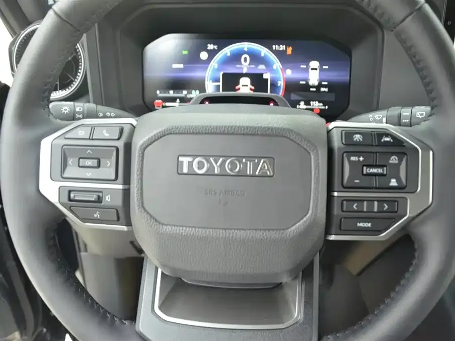 Toyota Prado — фото 4