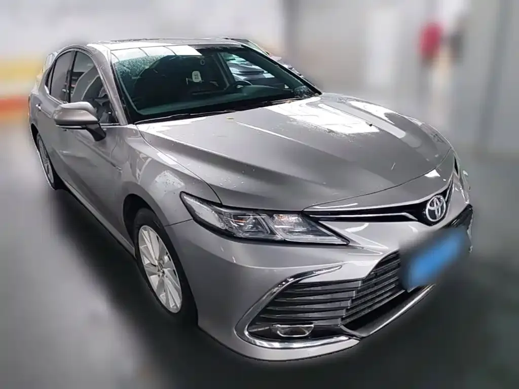 Toyota Camry — фото 3