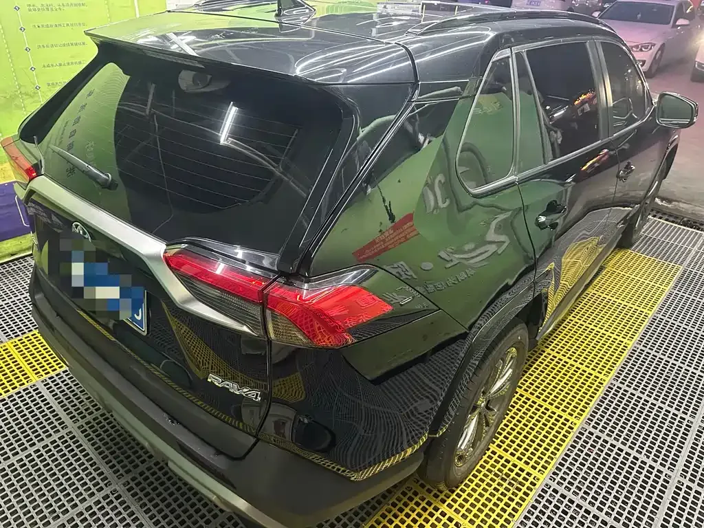 Toyota RAV4 2024 из CN, фото 5
