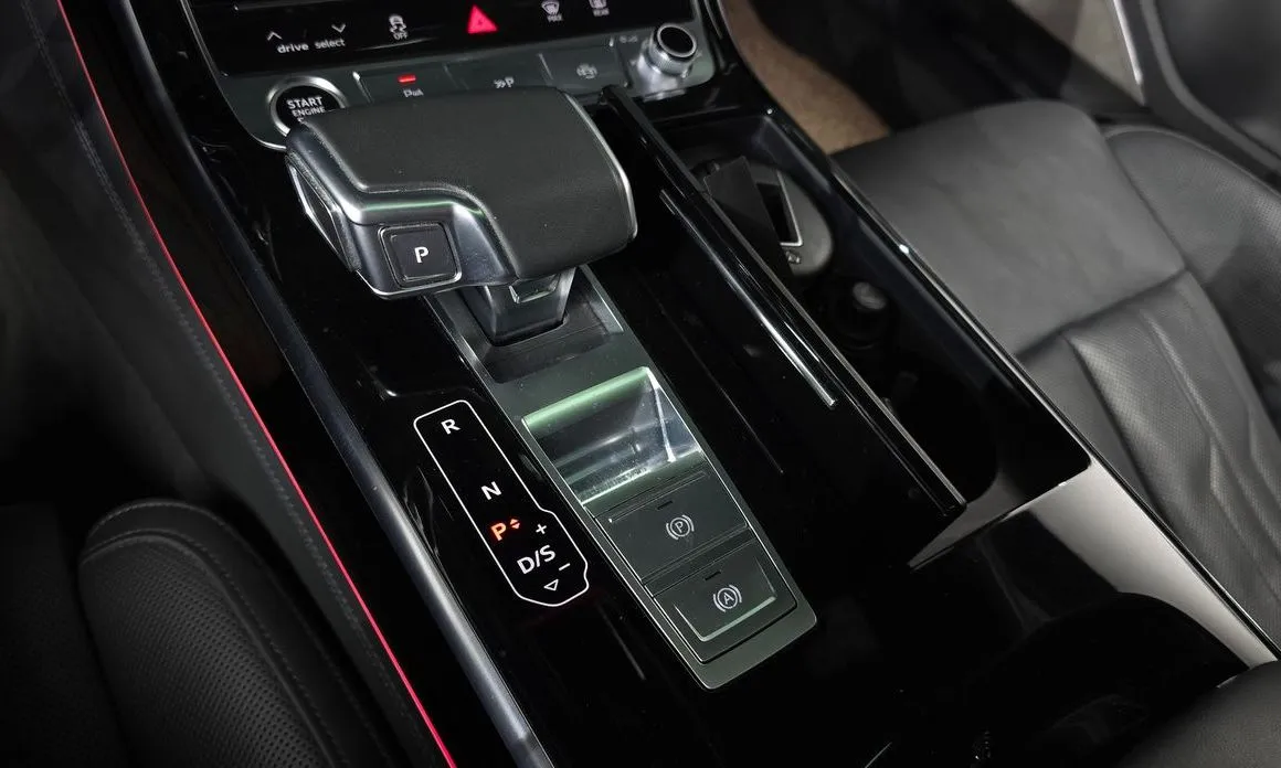 Audi A8 2021 из KR, фото 3