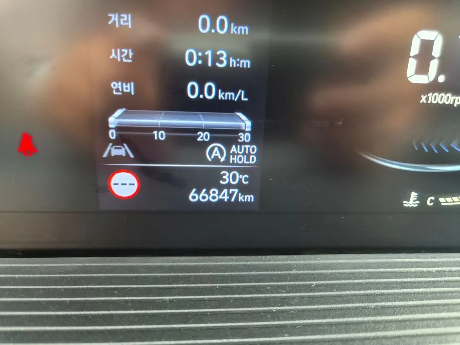 Hyundai Staria — фото 2