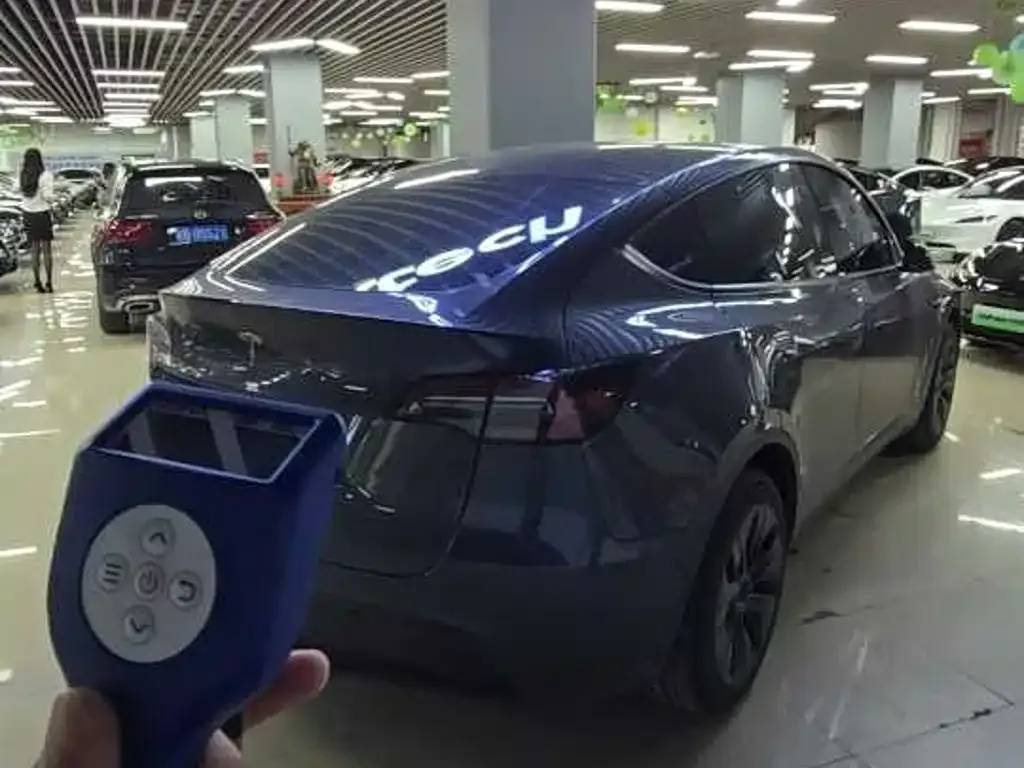 Tesla Model Y — фото 4