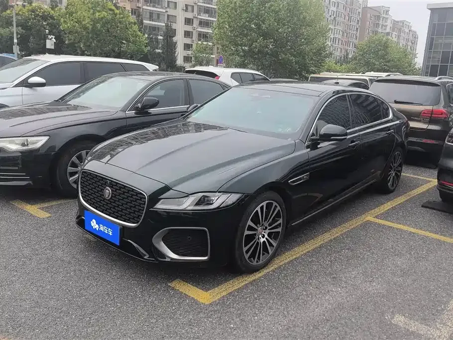 Jaguar XFL — фото 1