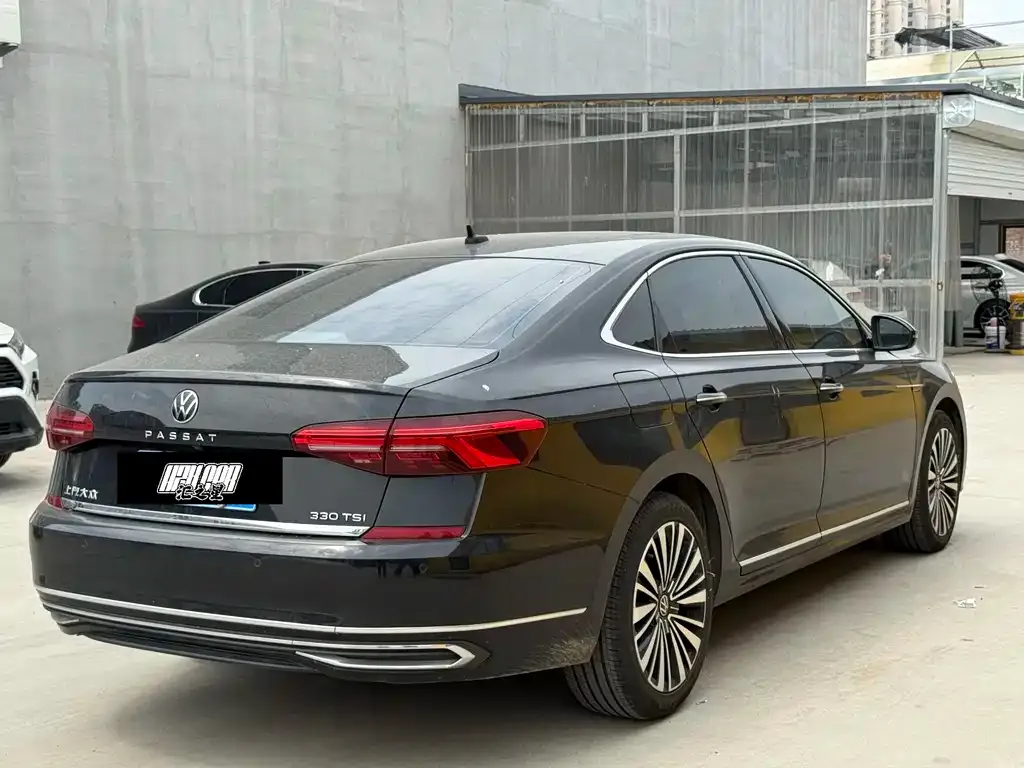 Volkswagen Passat — фото 5