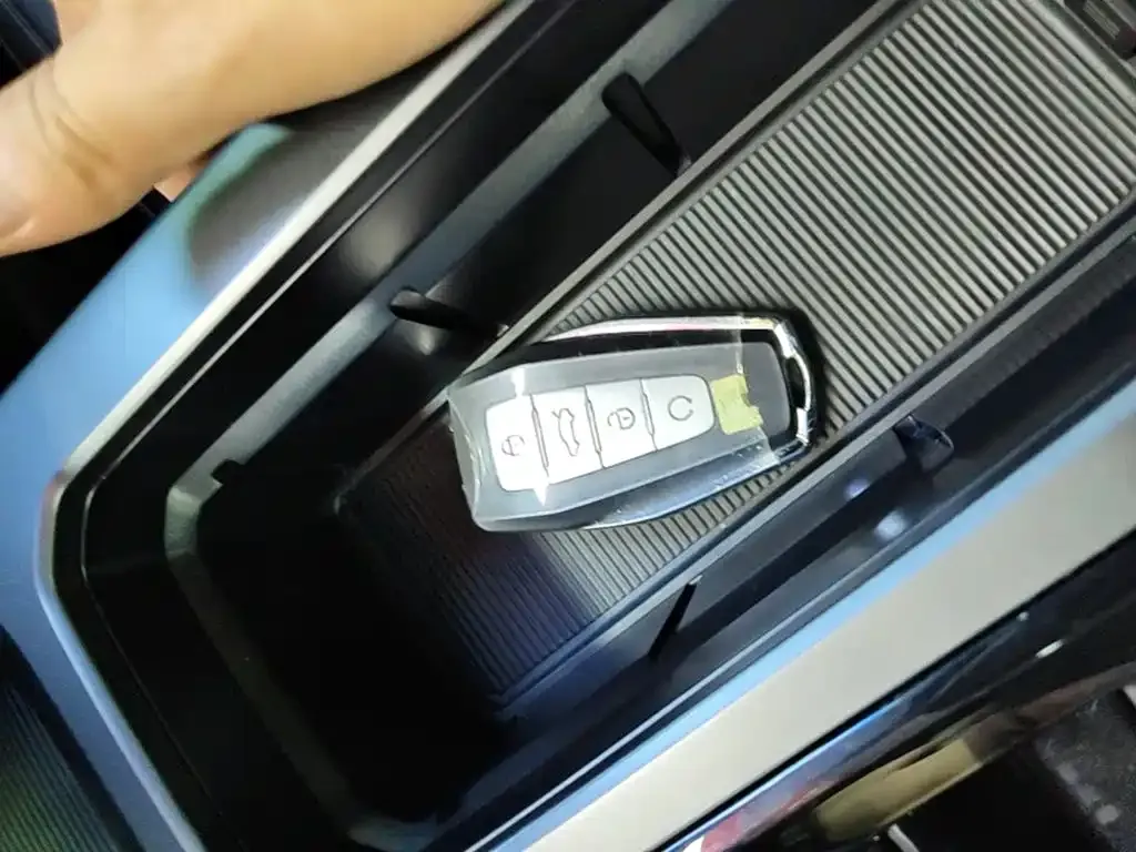 Geely Haoyue L 2025 из CN, фото 3