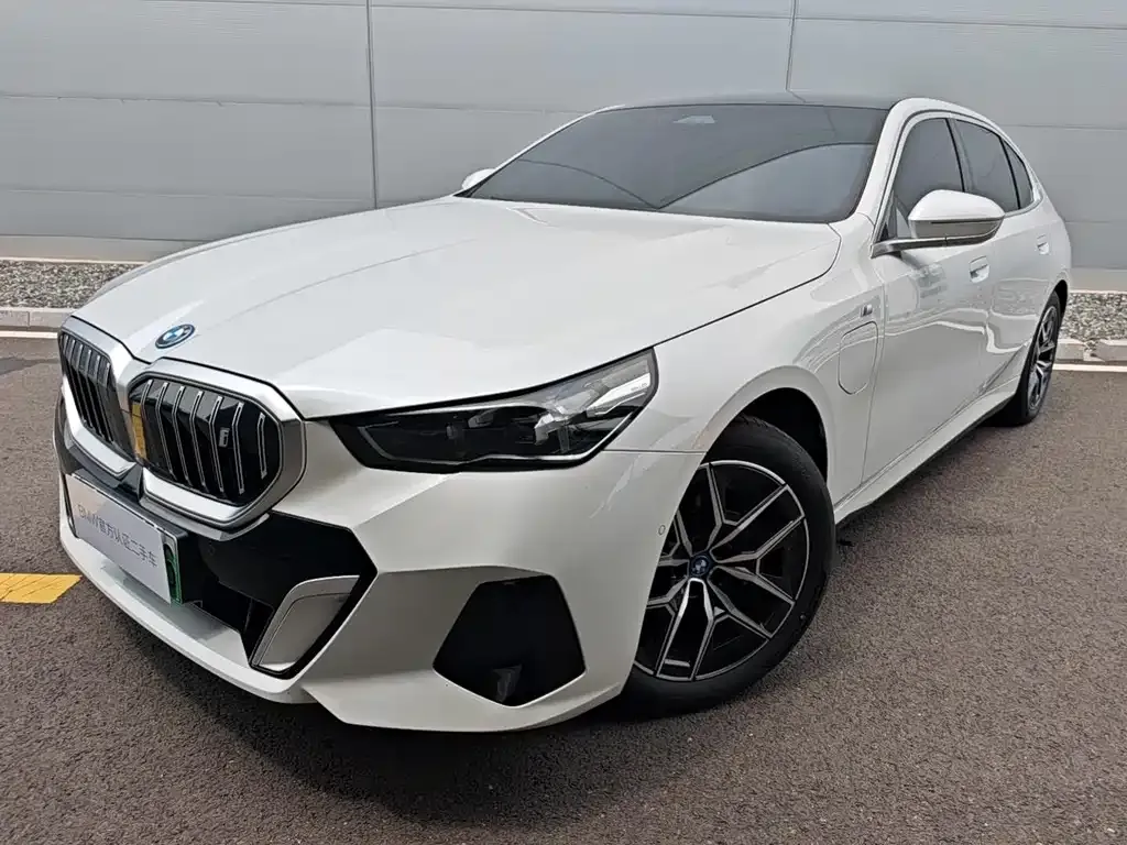 BMW i5 — фото 1