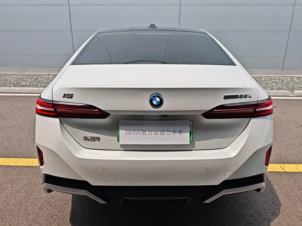 BMW i5 — фото 4