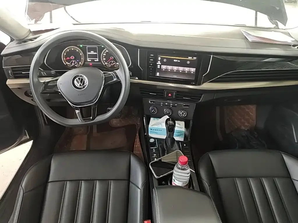 Volkswagen Passat 2021 из CN, фото 2