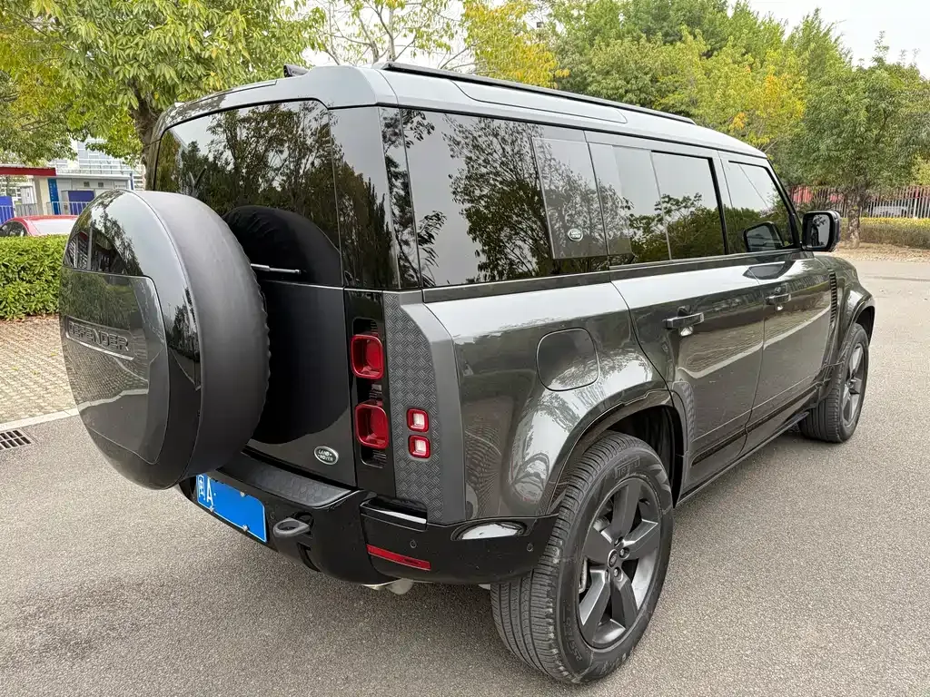 Land Rover Defender — фото 10