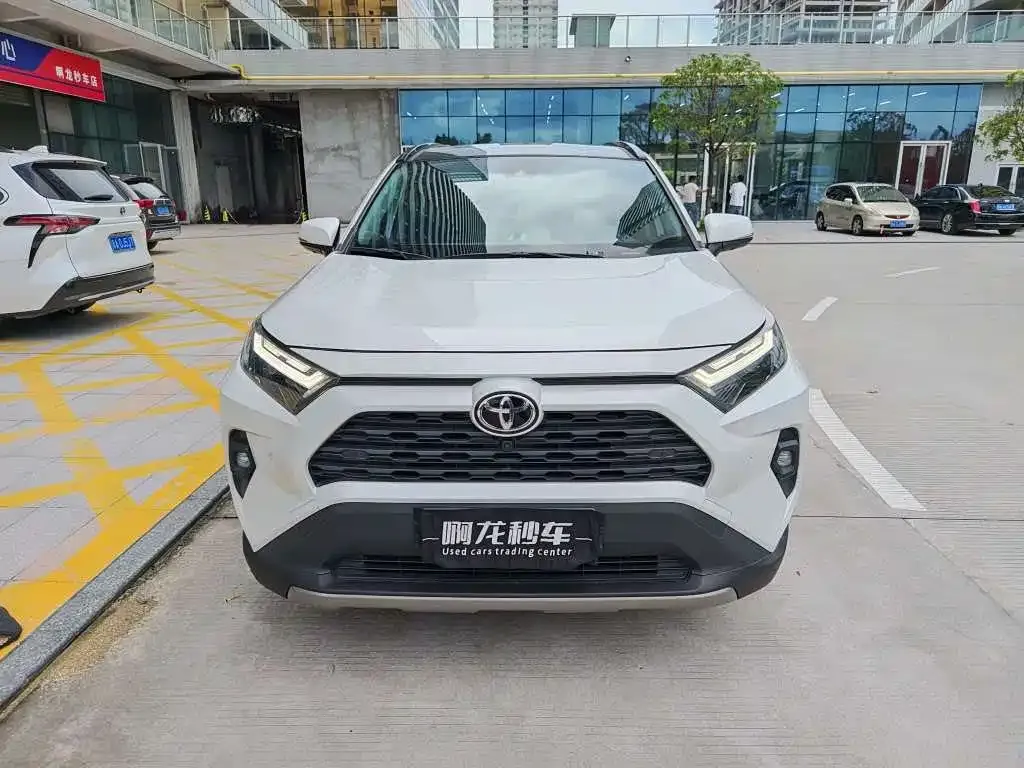 Toyota RAV4 — фото 2
