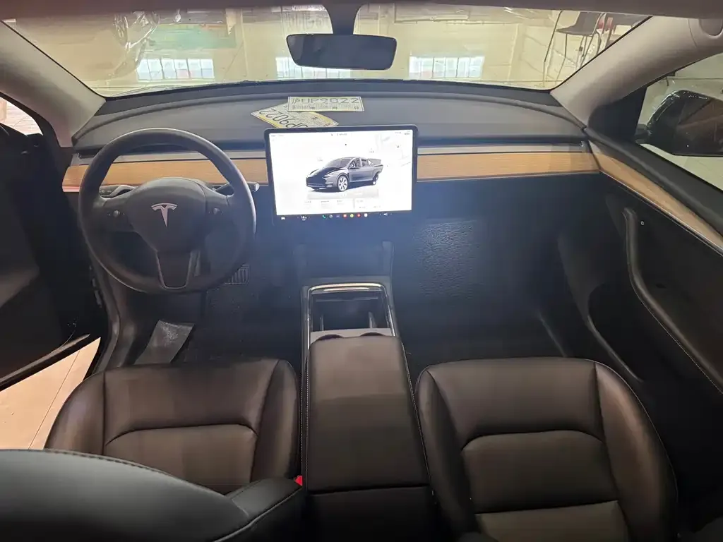 Tesla Model Y — фото 3