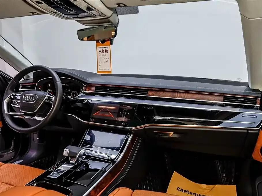 Audi A8 — фото 3