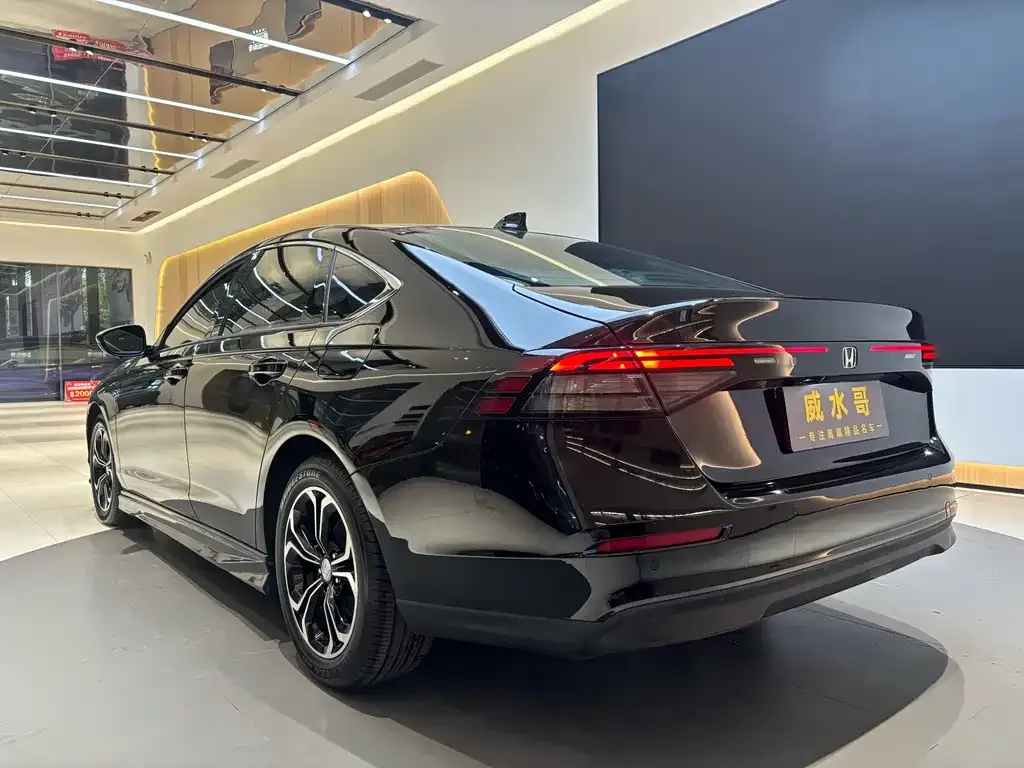 Honda Accord — фото 4