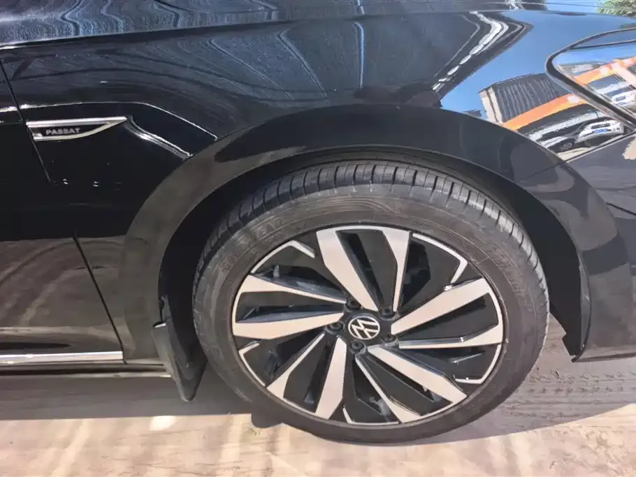 Volkswagen Passat — фото 8