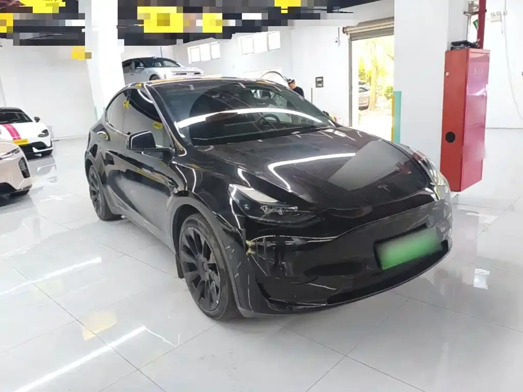 Tesla Model Y — фото 3