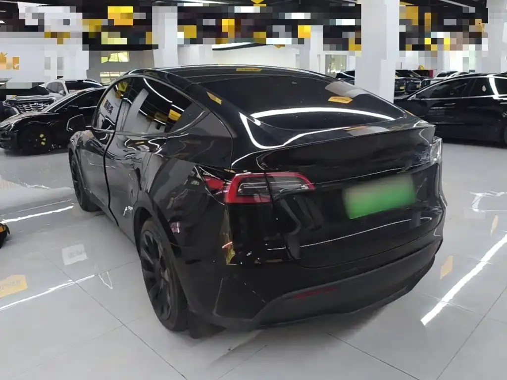Tesla Model Y — фото 4