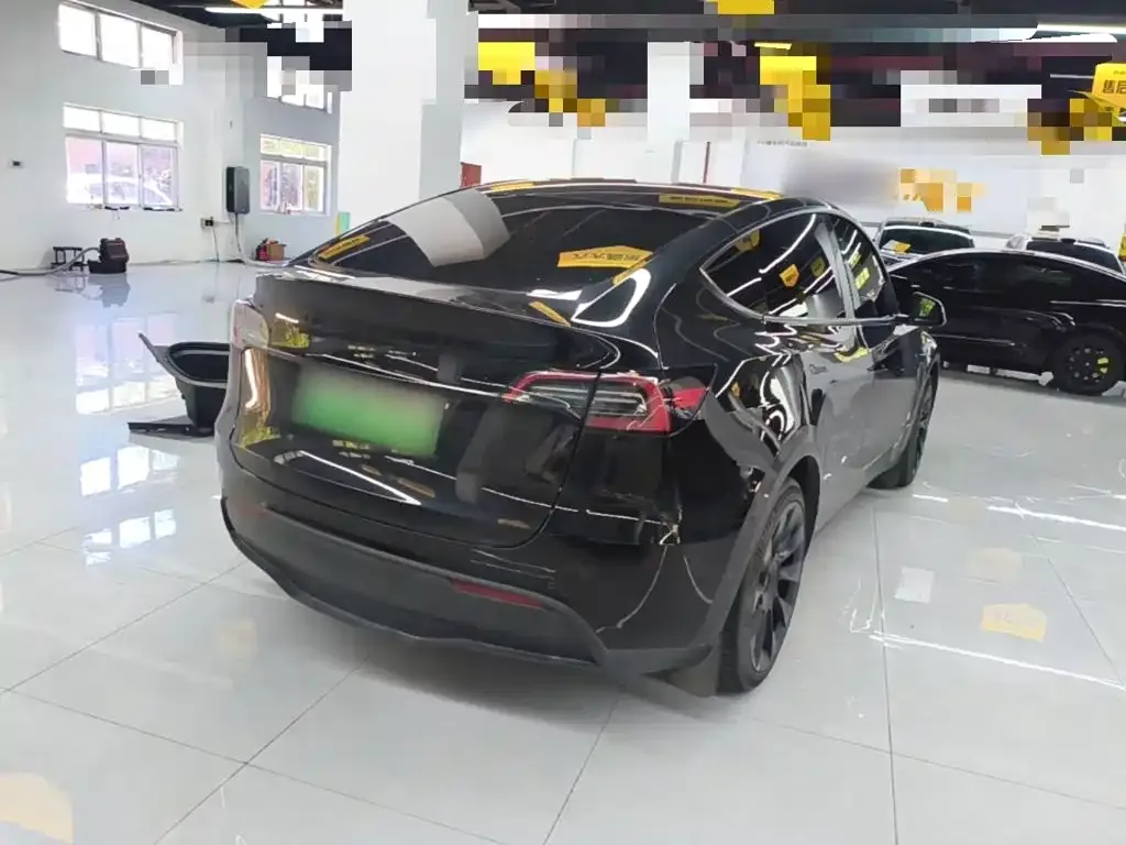 Tesla Model Y — фото 5