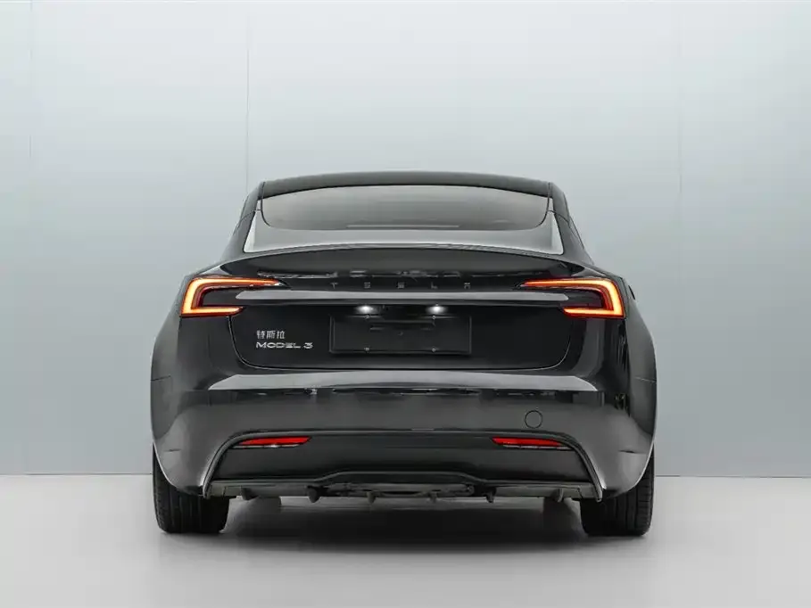 Tesla Model 3 — фото 2