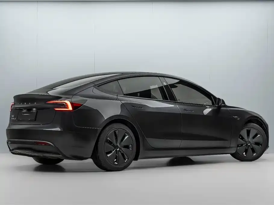 Tesla Model 3 — фото 4