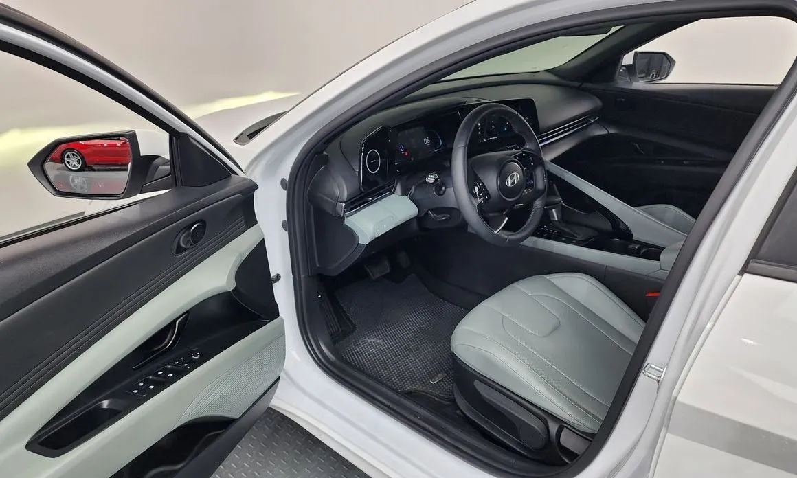Hyundai AVANTE — фото 3