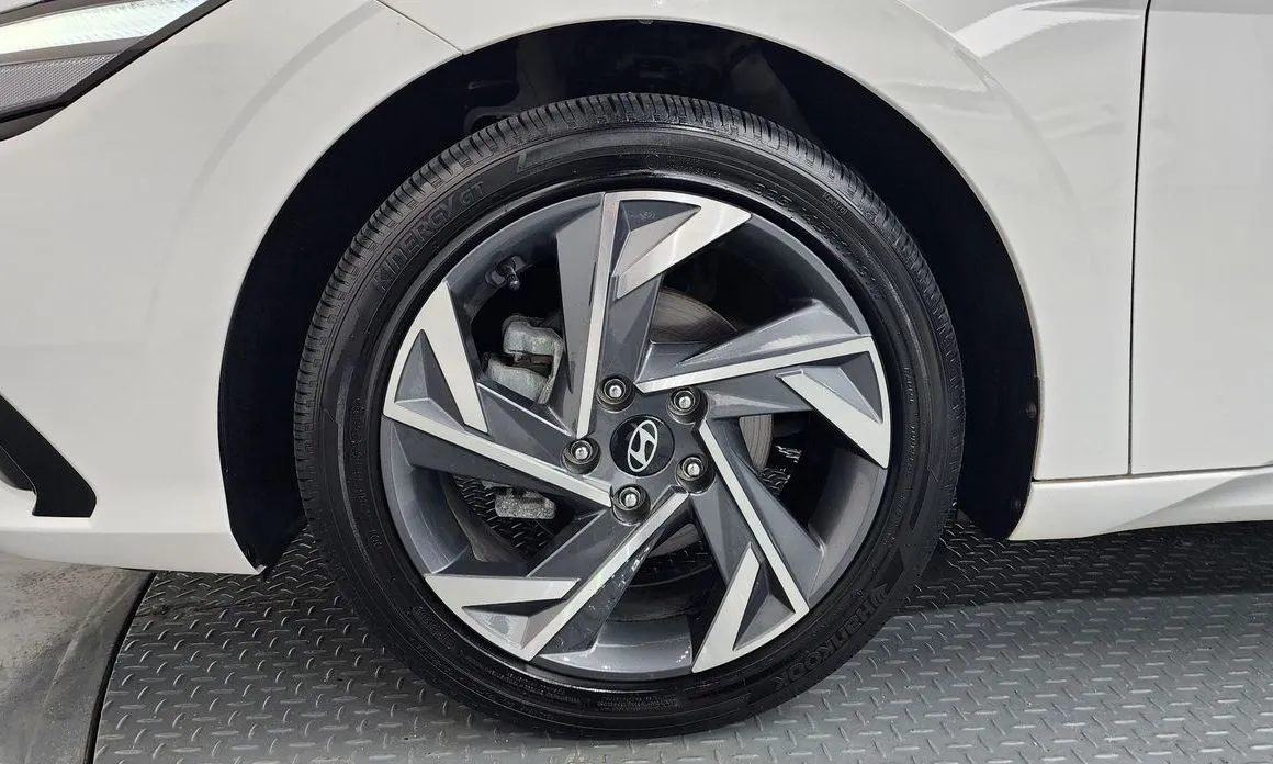 Hyundai AVANTE — фото 7